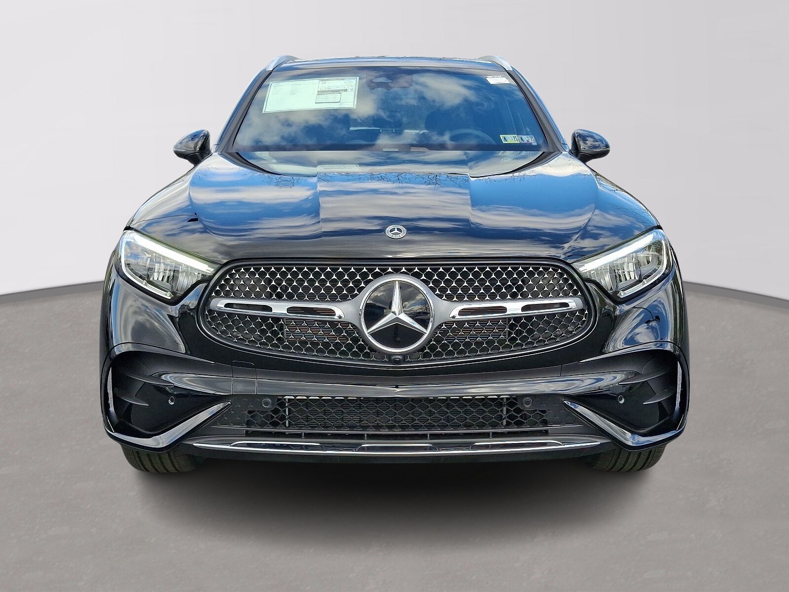 2025 Mercedes Benz GLC 300 4MATIC photo 2