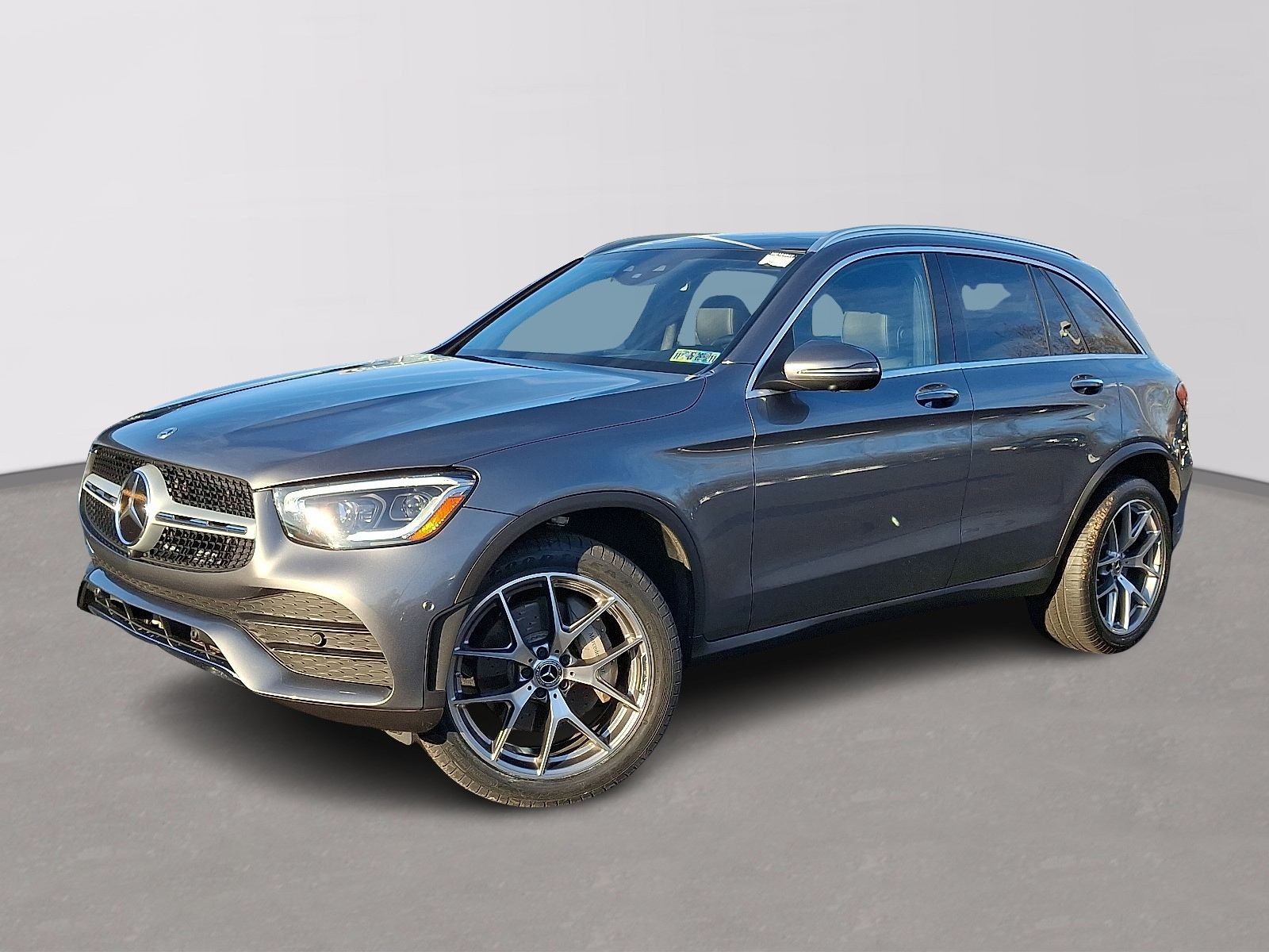 2022 Mercedes-Benz GLC GLC300's photo