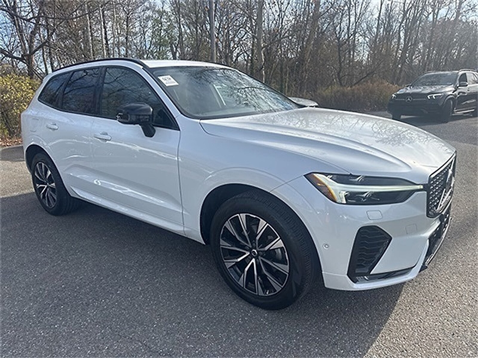 2023 Volvo XC60 B5 Plus photo 3