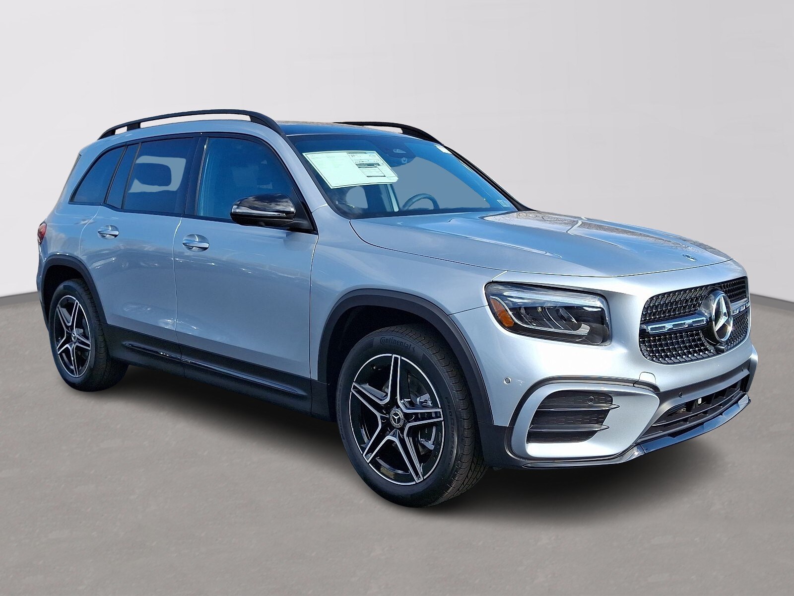 2025 Mercedes Benz GLB 250 4MATIC photo 3