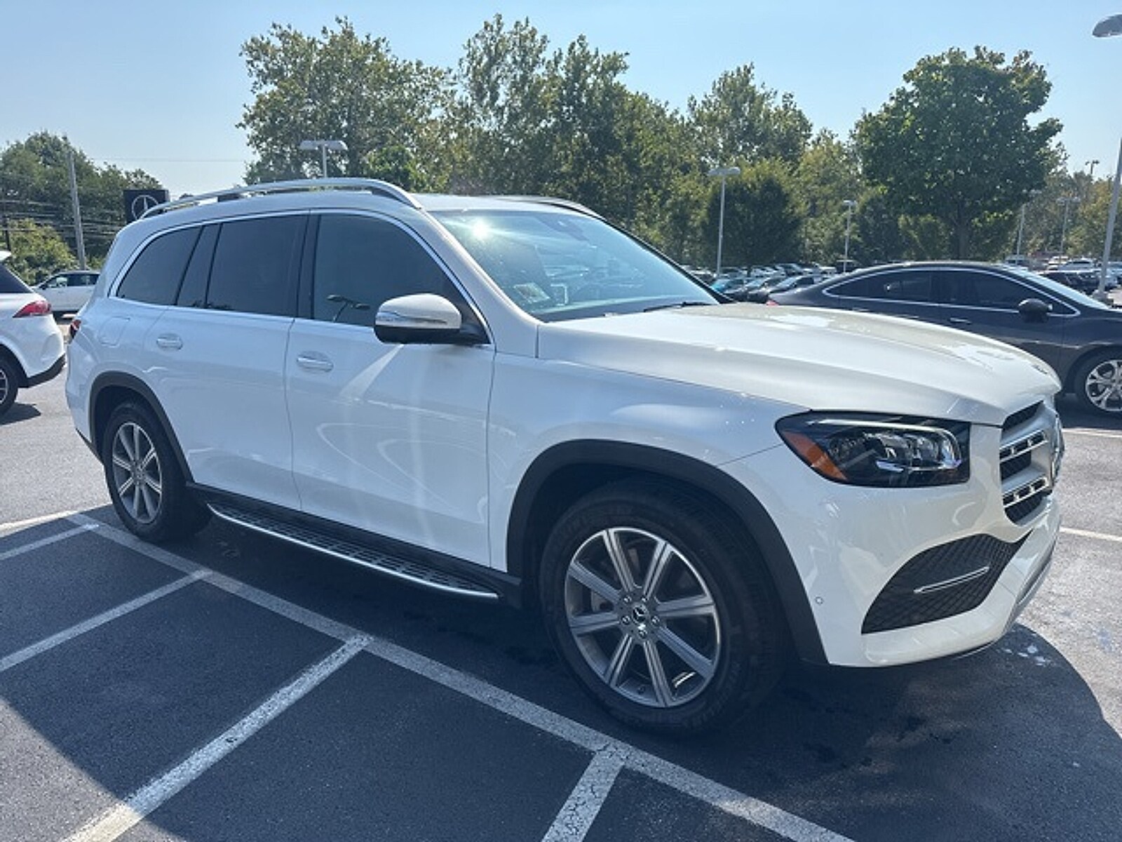 2022 Mercedes Benz GLS 450 4MATIC photo 3