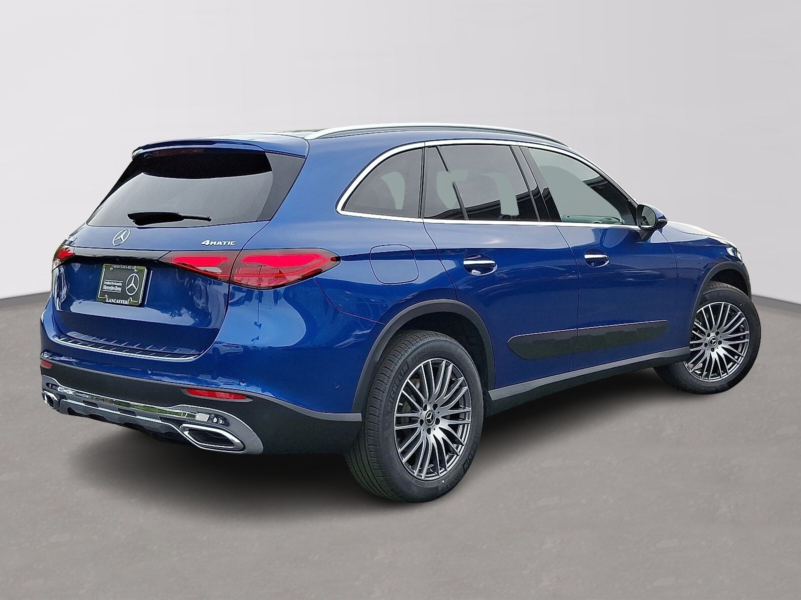 2025 Mercedes Benz GLC 300 4MATIC photo 4