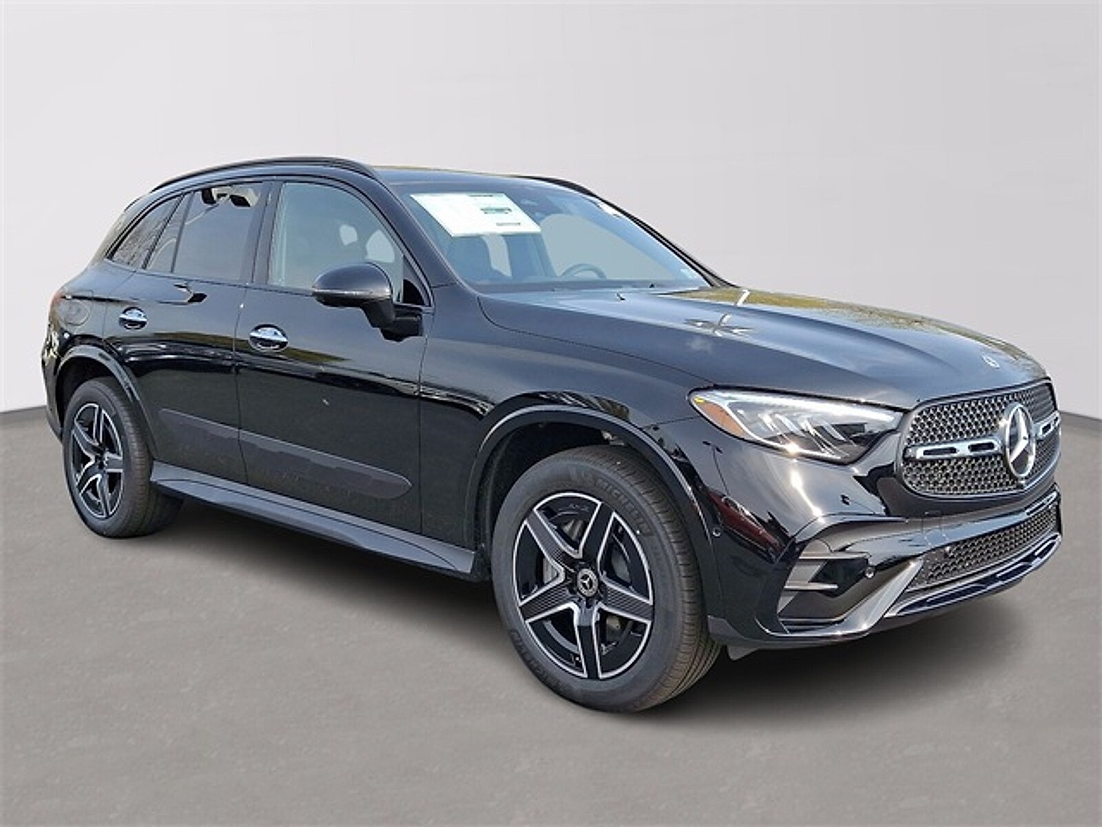2025 Mercedes Benz GLC 300 4MATIC photo 3