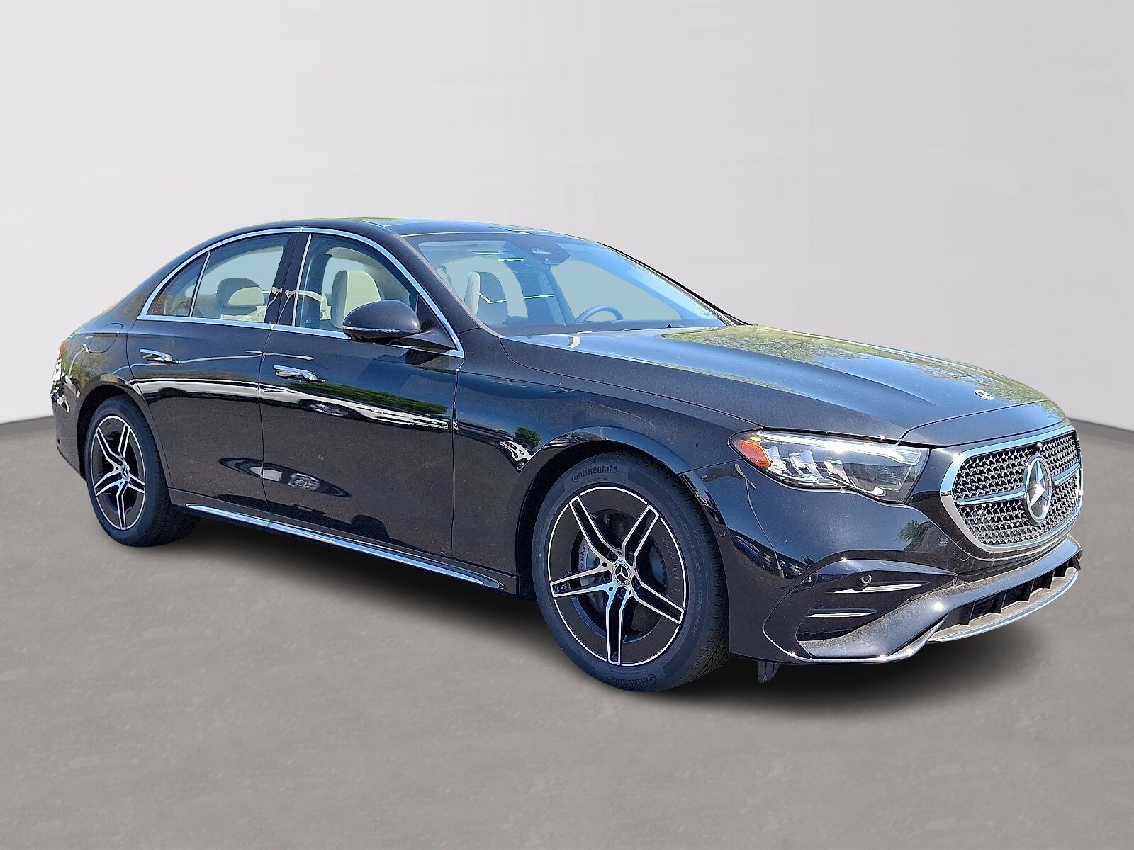 2025 Mercedes Benz E 450 4MATIC Sedan photo 3