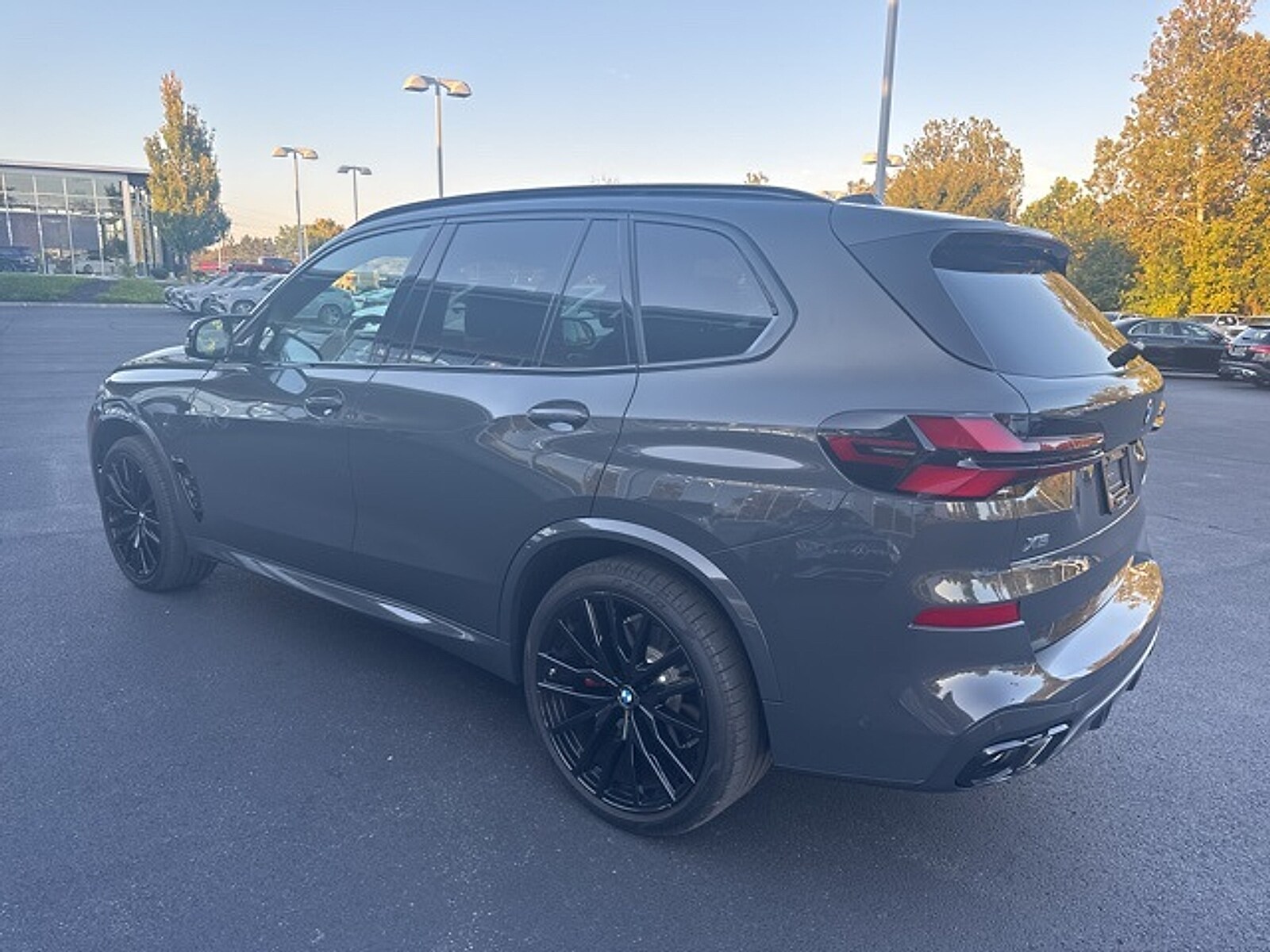 2025 Bmw X5 M60i photo 2
