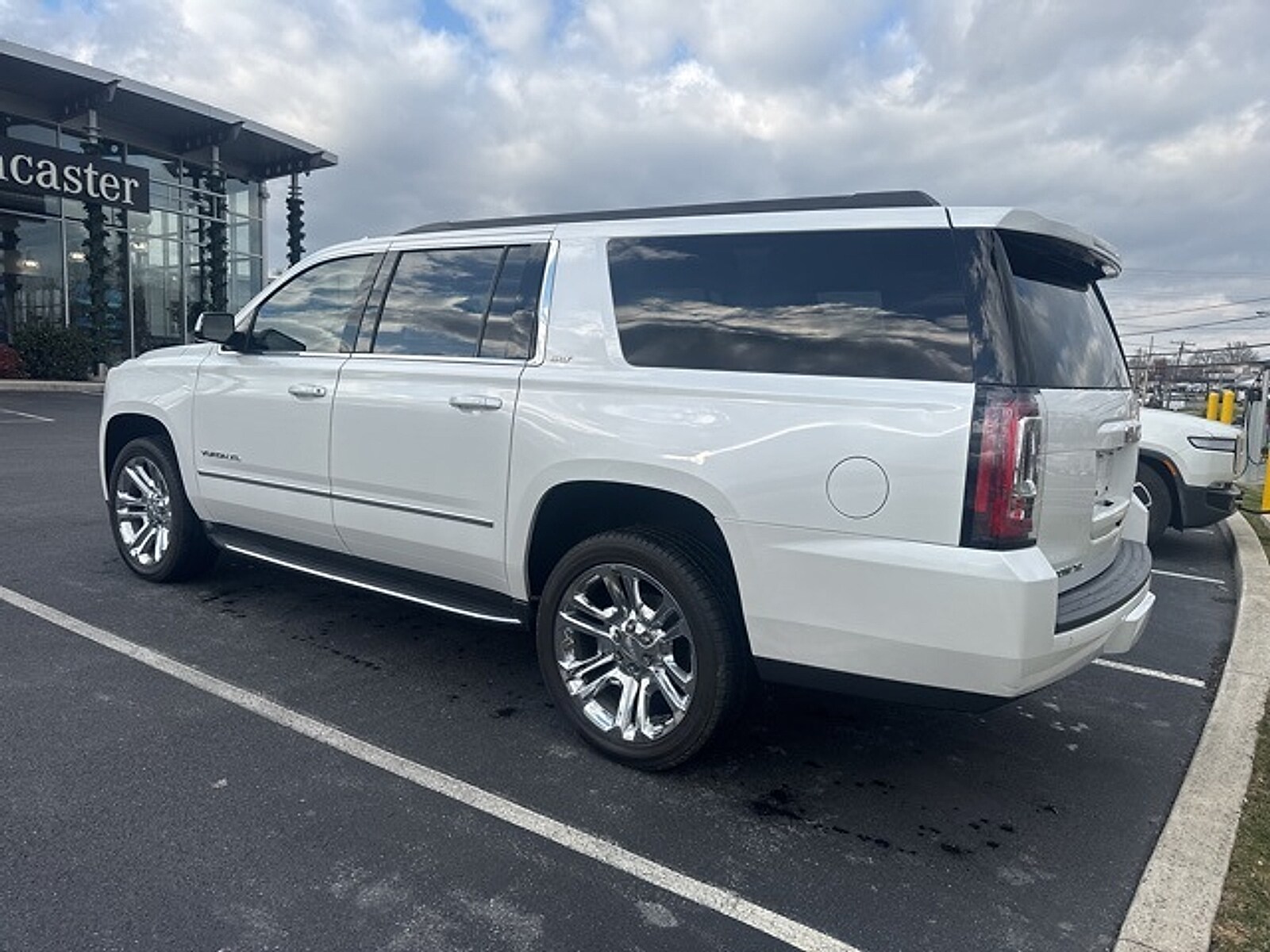 2019 Gmc Yukon XL SLT photo 2
