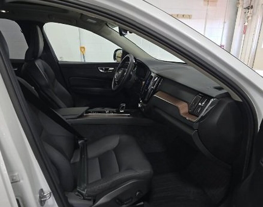 Used 2023 Volvo XC60 B5 AWD Plus Dark SUV