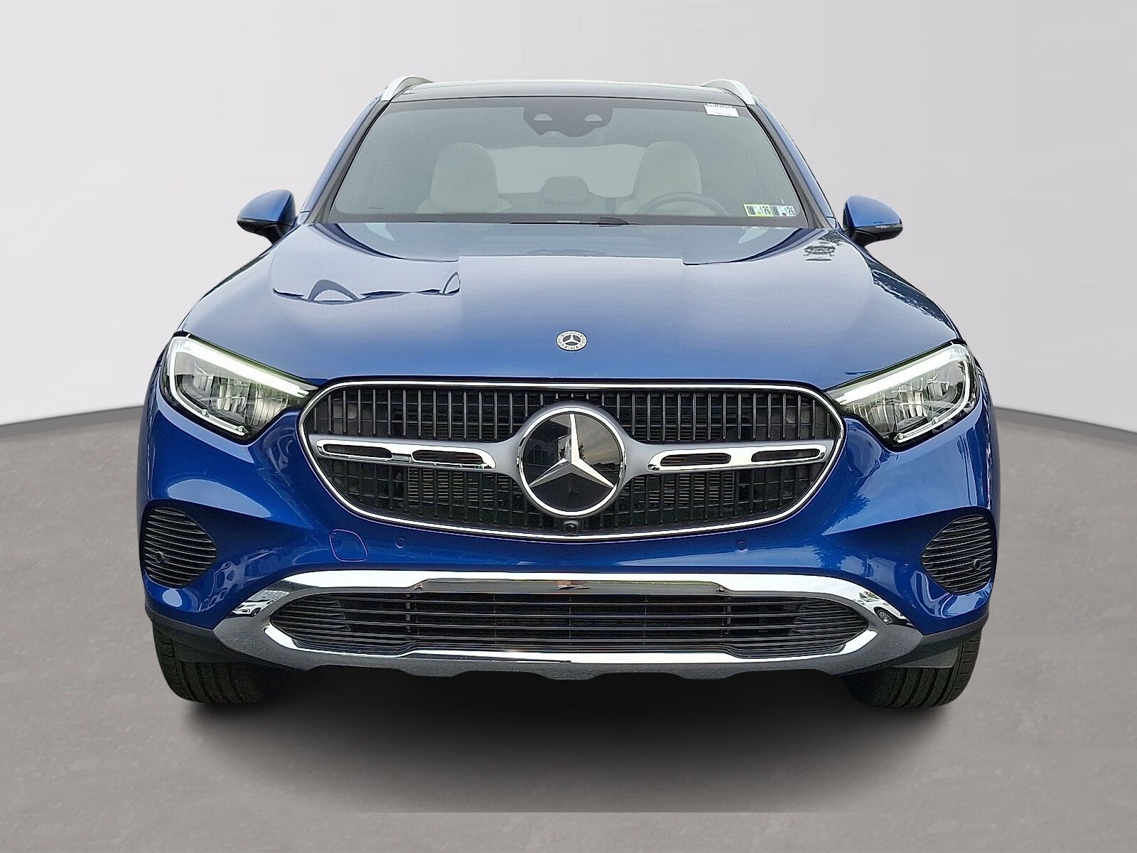 2025 Mercedes Benz GLC 300 4MATIC photo 2