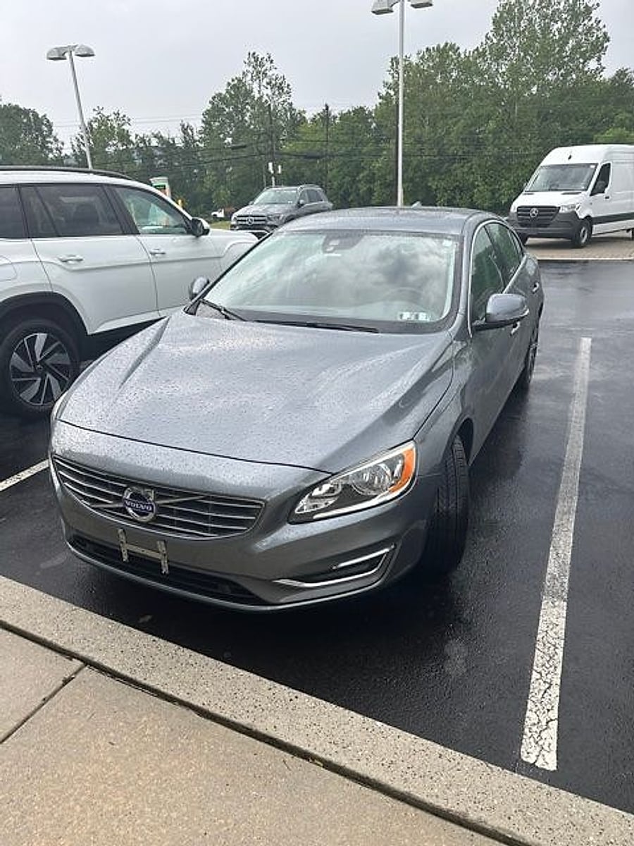 2016 Volvo S60 T5 Drive-E FWD Inscription Premier's photo