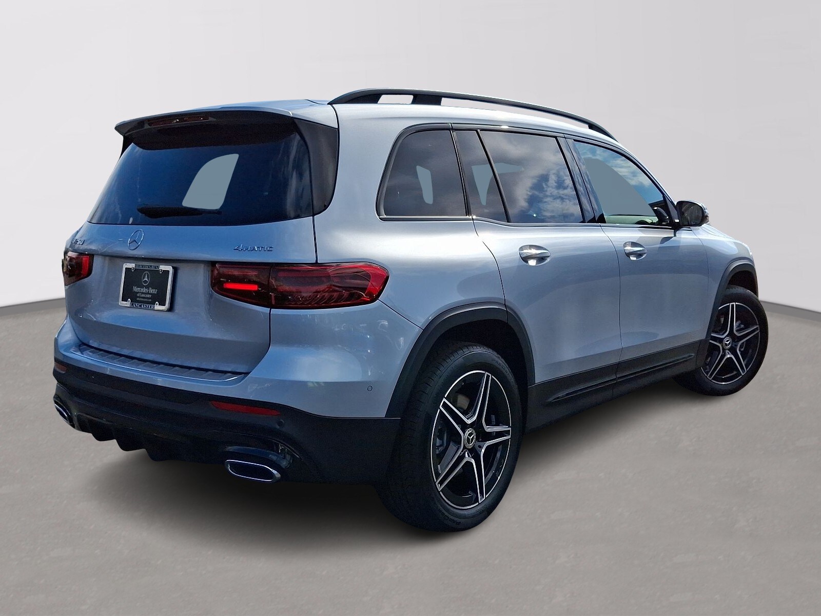2025 Mercedes Benz GLB 250 4MATIC photo 4