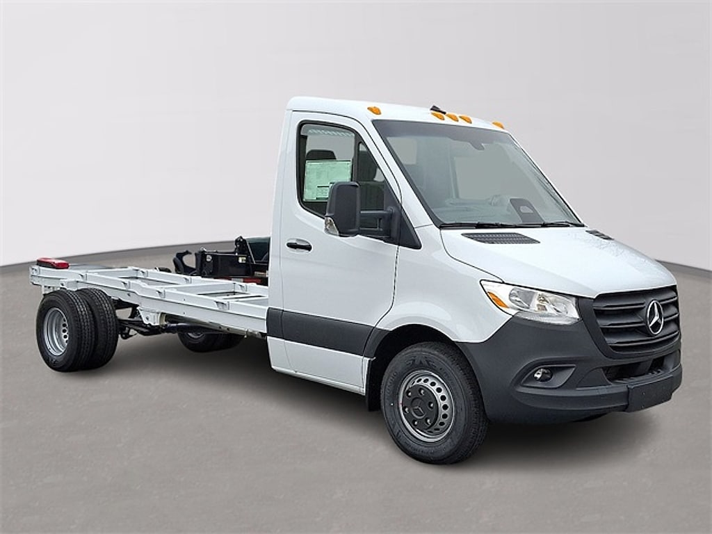 New 2025 Mercedes-Benz Sprinter 4500 Chassis Standard Roof 4-Cyl Diesel HO Truck