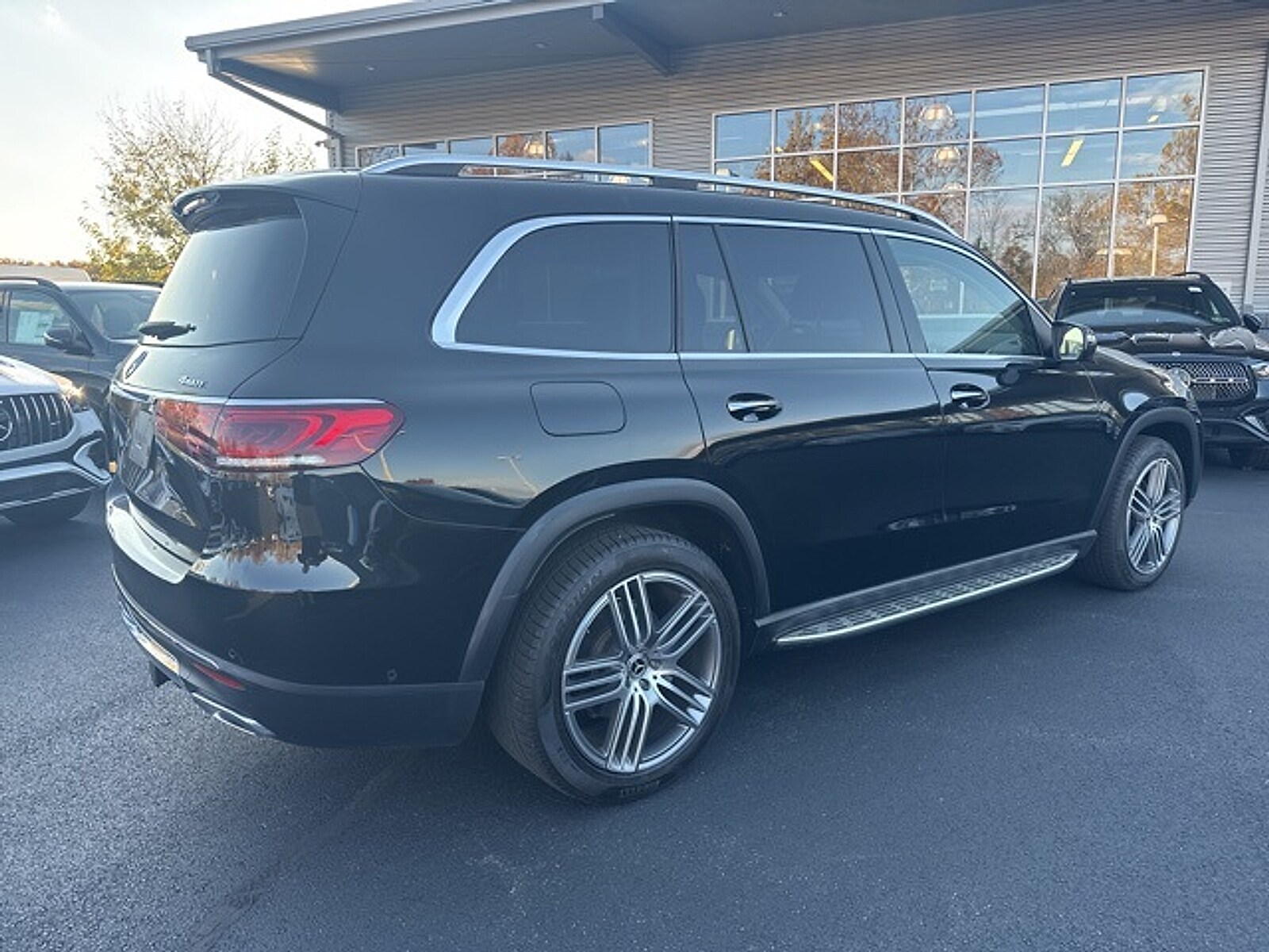 2022 Mercedes Benz GLS 450 4MATIC photo 2