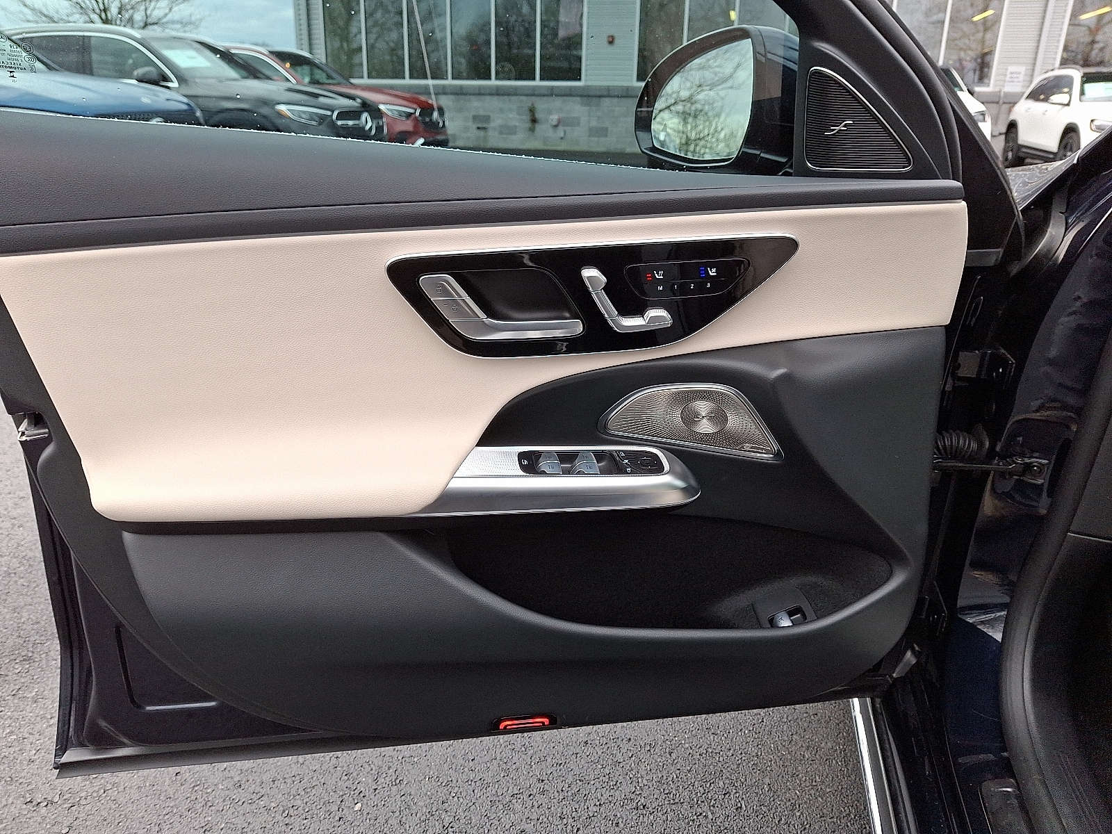 2025 Mercedes-Benz E-Class E350 - Photo 13