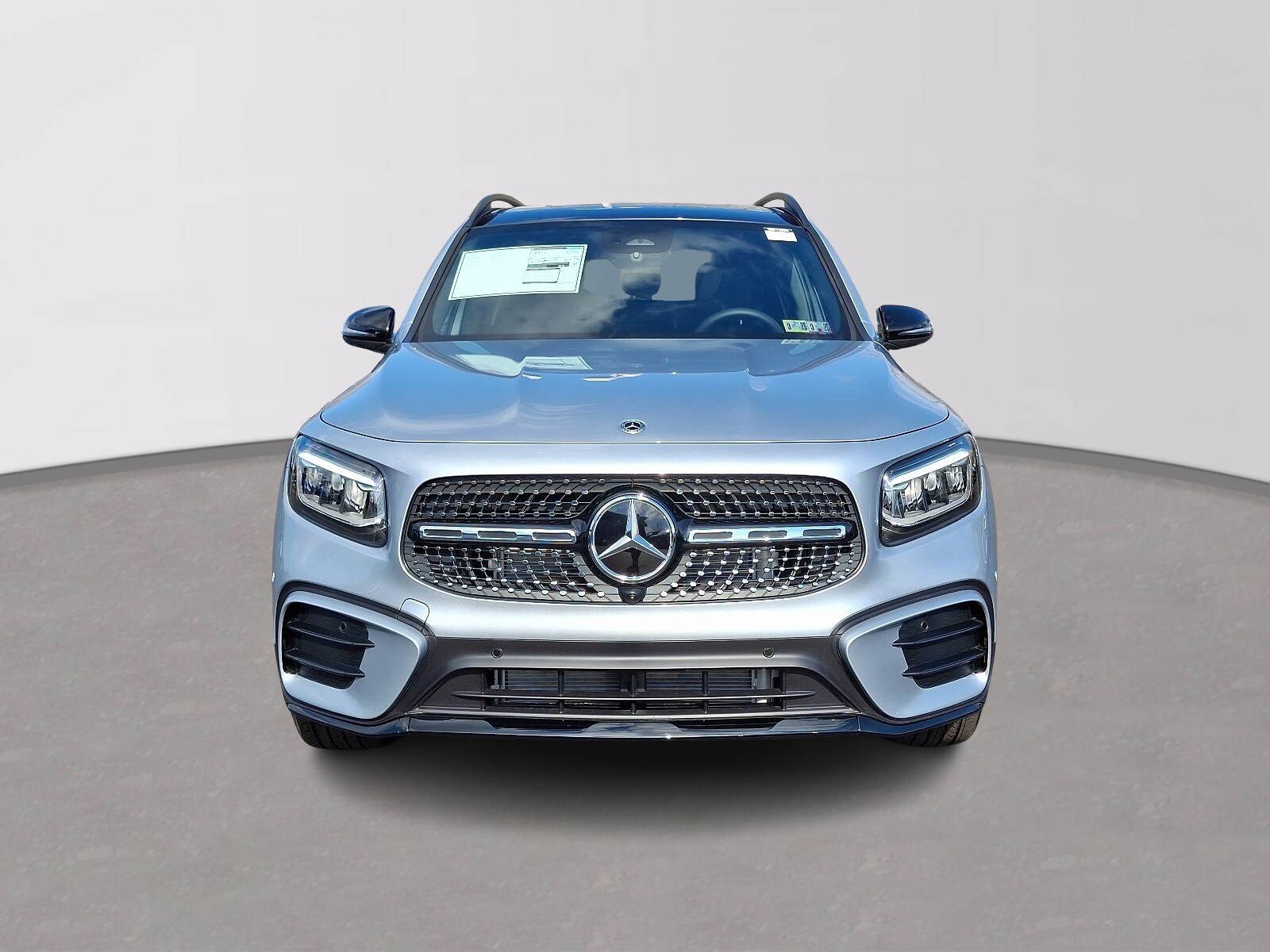 2025 Mercedes Benz GLB 250 4MATIC photo 2