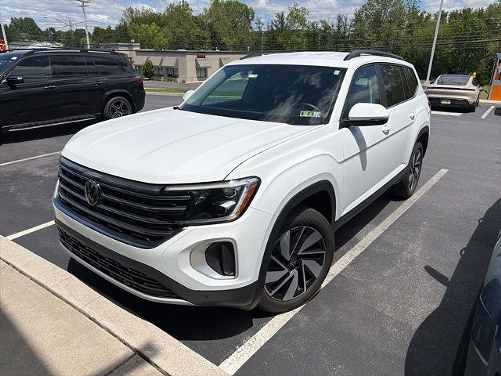 2024 Volkswagen Atlas's photo