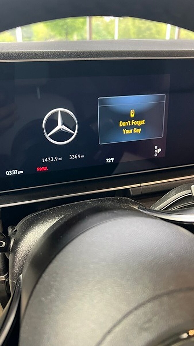 2025 Mercedes Benz GLE 450 4MATIC photo 3