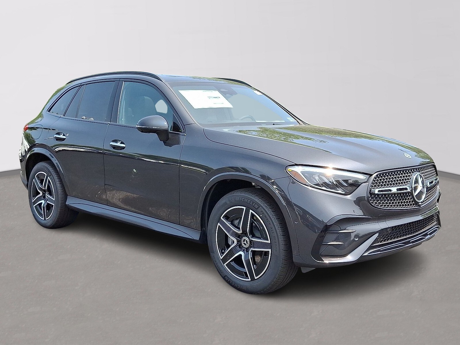 2025 Mercedes Benz GLC 300 4MATIC photo 3