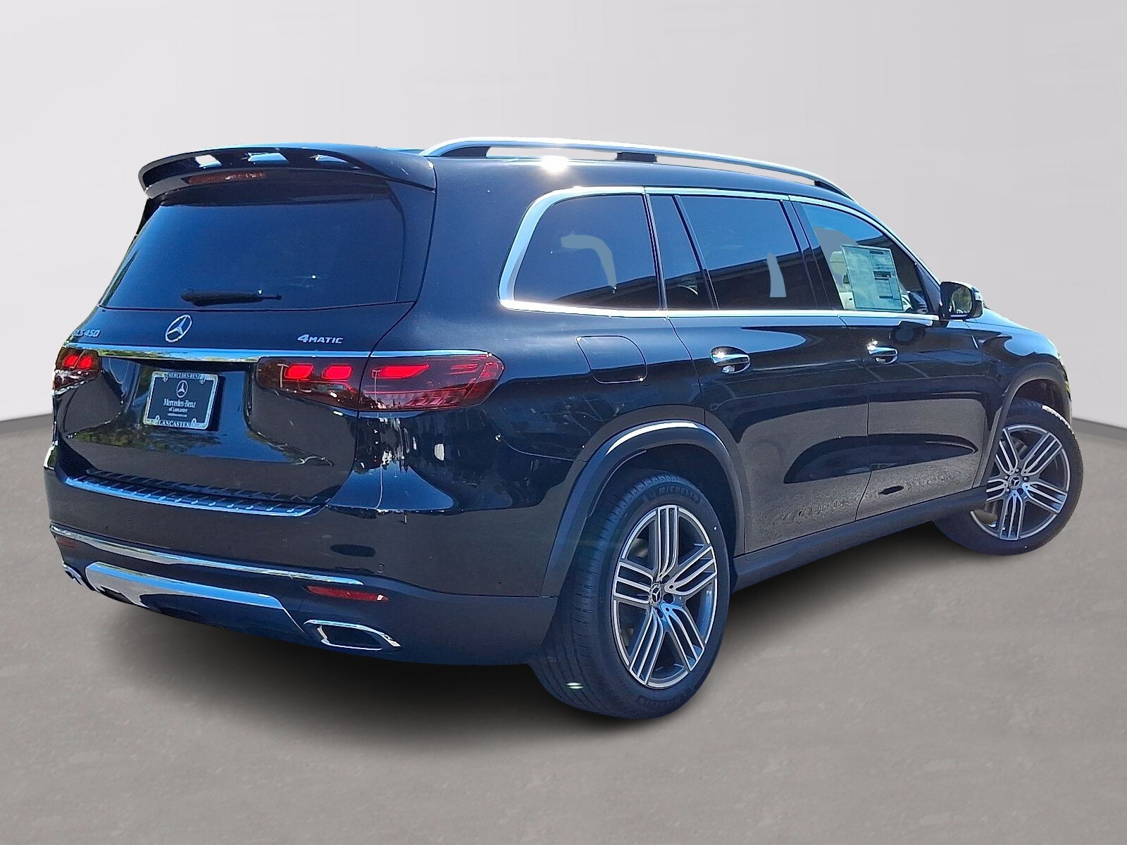 2026 Mercedes Benz GLS 450 4MATIC photo 3