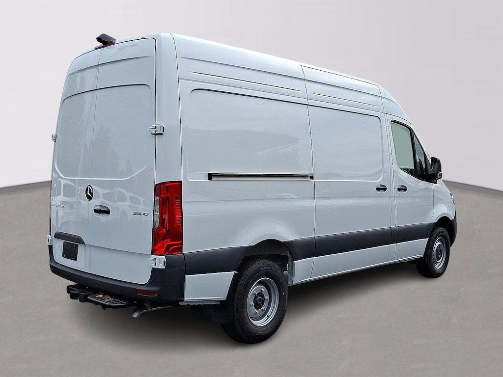New 2026 Mercedes-Benz Sprinter Cargo Van Standard Roof 4-Cyl Diesel HO
