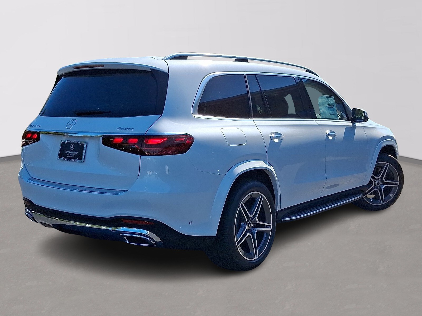 2026 Mercedes Benz GLS 450 4MATIC photo 4