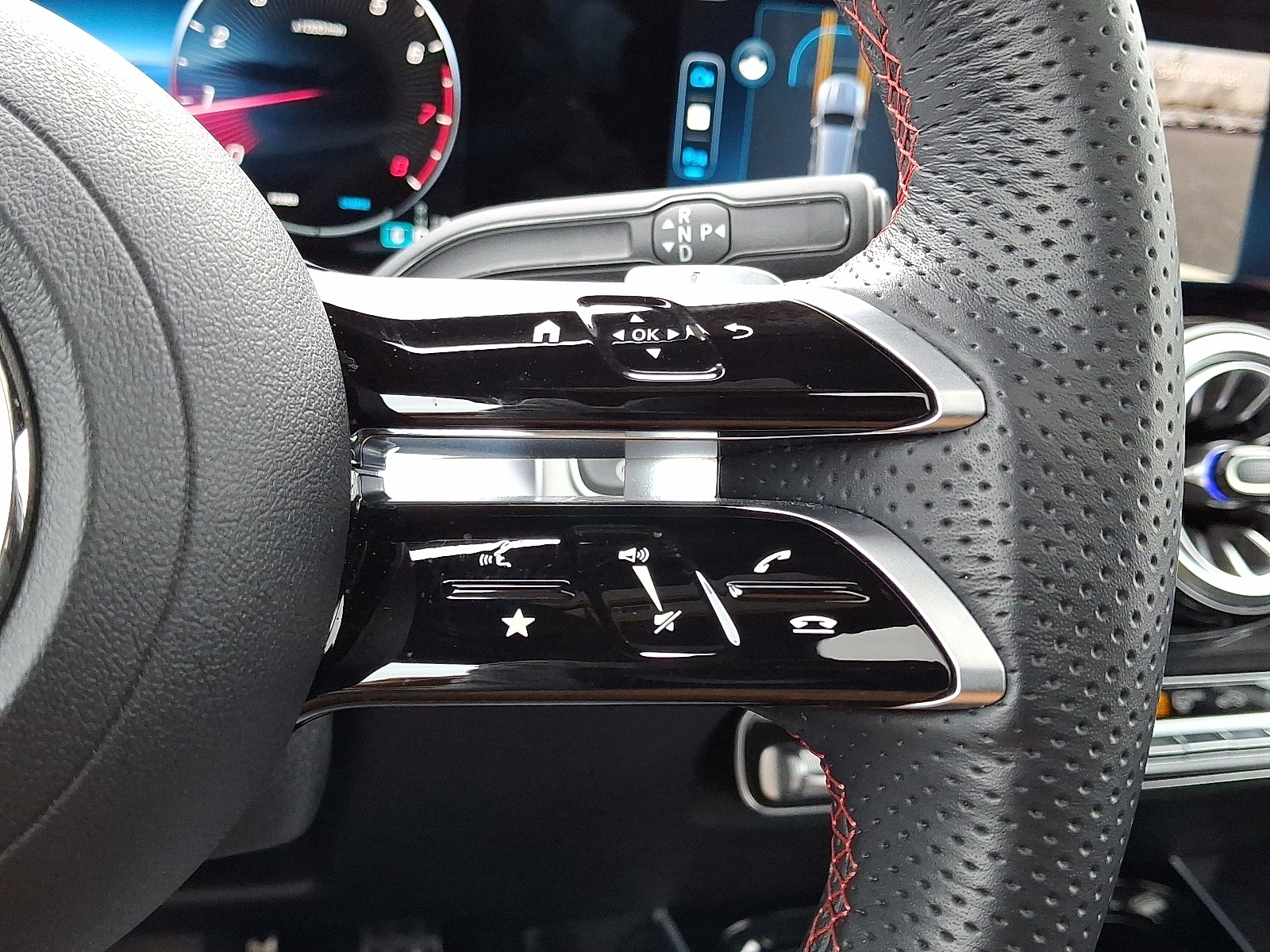 2025 Mercedes-Benz GLB Base - Photo 23