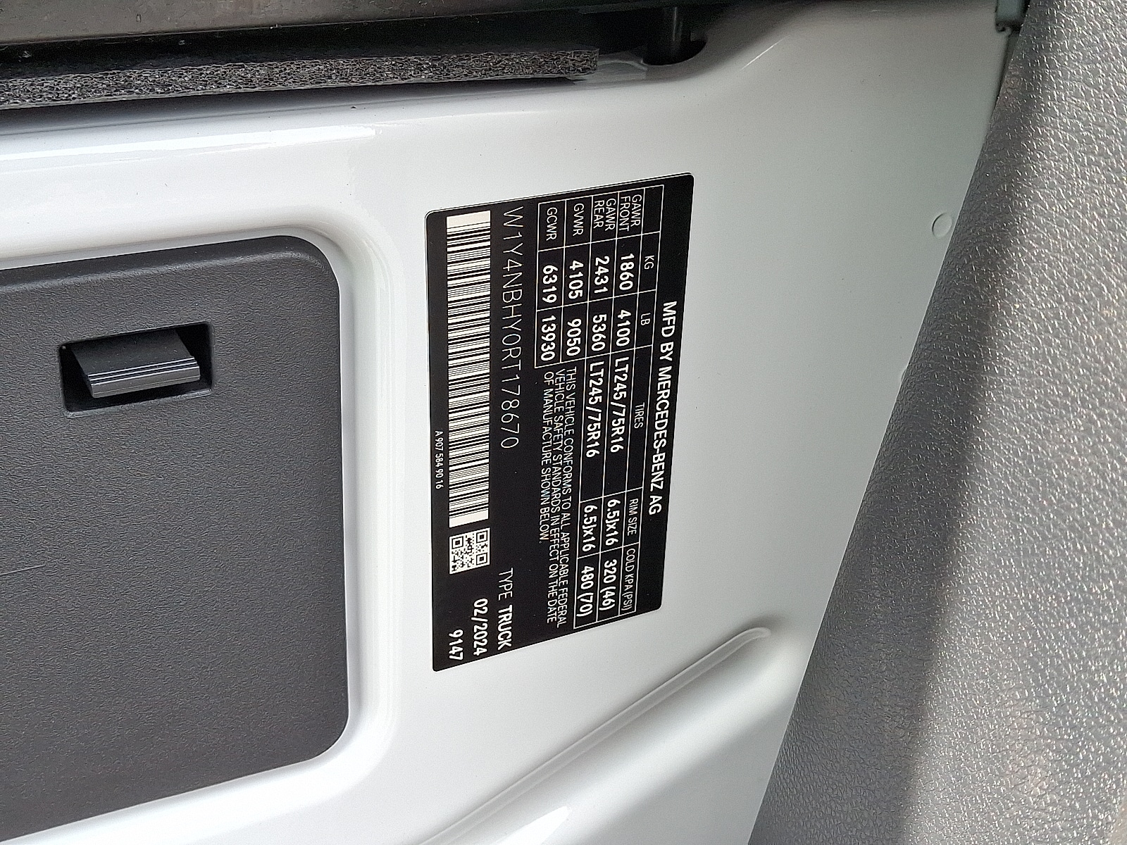2024 Mercedes-Benz Sprinter Cargo Van Base - Photo 27