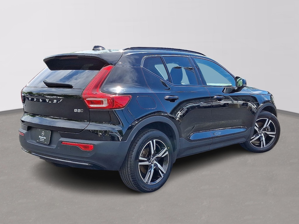 Used 2023 Volvo XC40 B5 AWD Plus Dark SUV