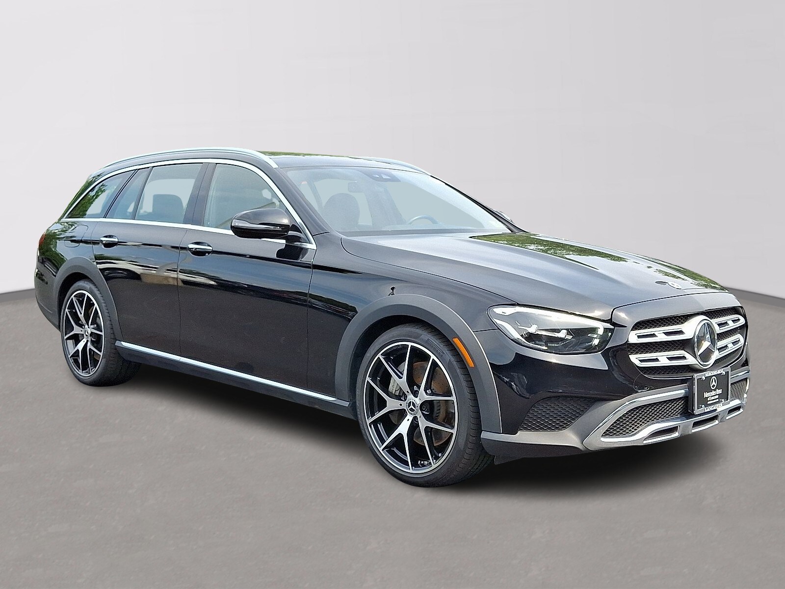 2022 Mercedes Benz E 450 4MATIC Wagon photo 3