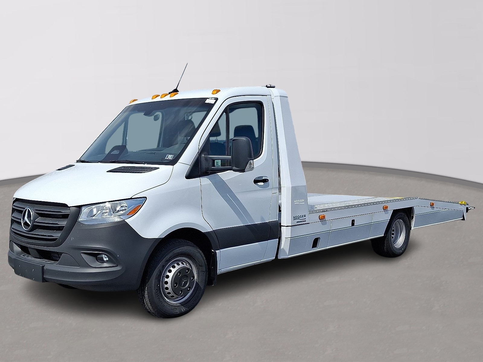 2025 Mercedes-Benz Sprinter 4500 170 WB HO's photo