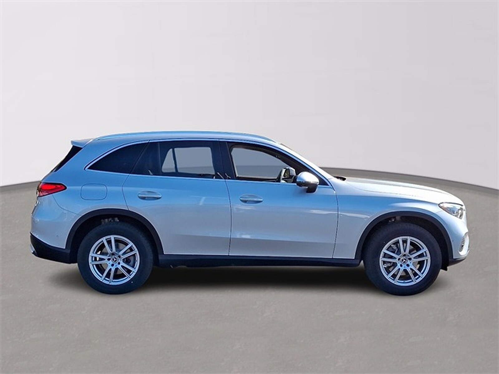 2025 Mercedes Benz GLC 300 4MATIC photo 4