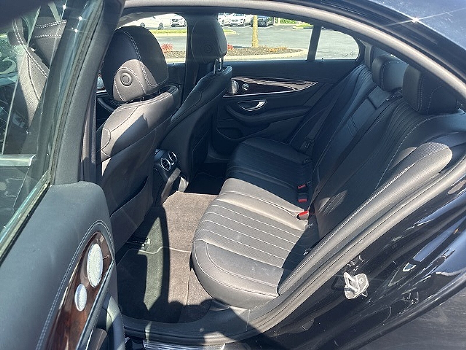 2018 Mercedes Benz E 300 4MATIC photo 3