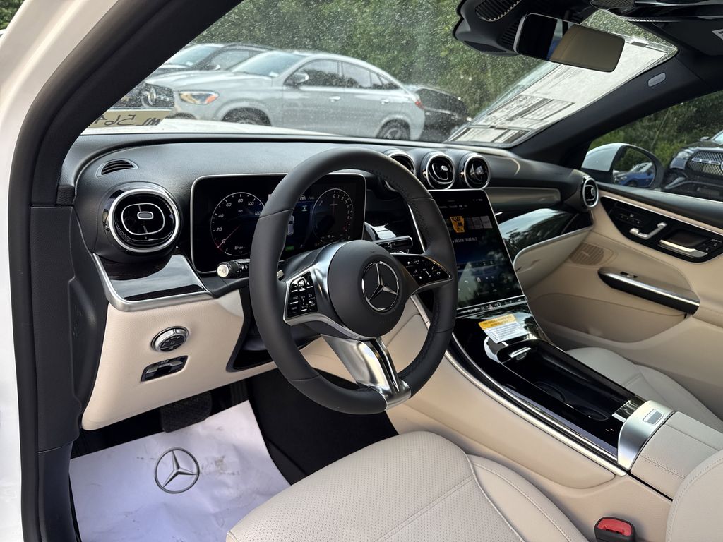 2025 Mercedes-Benz GLC Base - Photo 11