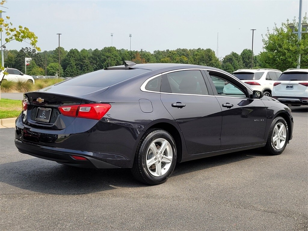 2023 Chevrolet Malibu LS photo 3