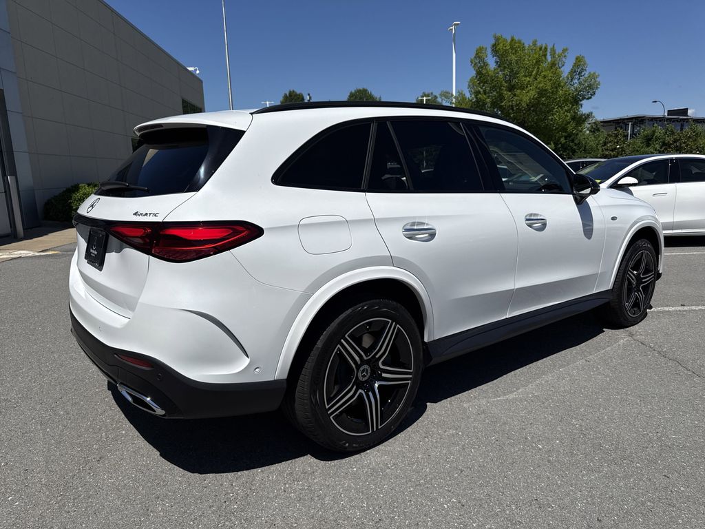 2025 Mercedes-Benz GLC Base - Photo 3