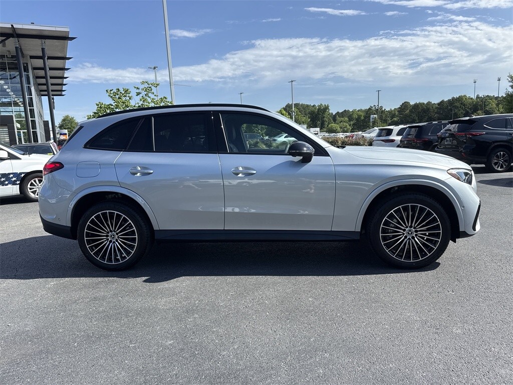 2025 Mercedes Benz GLC 300 4MATIC photo 2