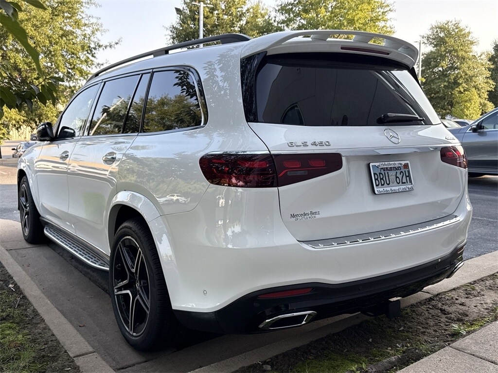 2025 Mercedes Benz GLS 450 4MATIC photo 2