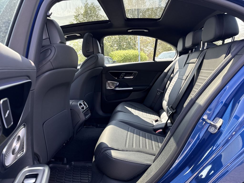 2025 Mercedes-Benz C-Class Sedan C 300 - Photo 14