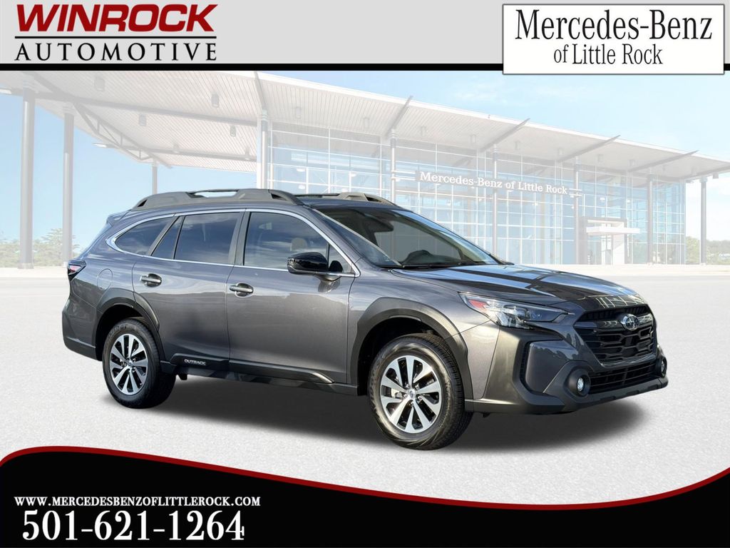 2025 Subaru Outback Premium's photo
