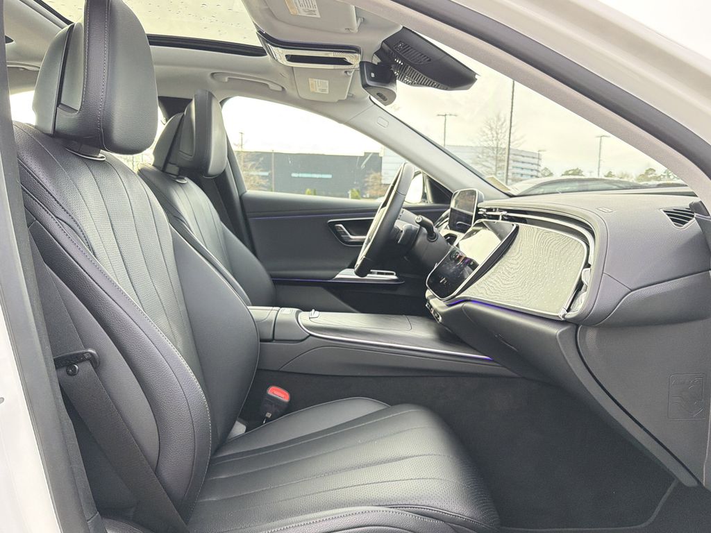 2025 Mercedes-Benz E-Class E350 - Photo 20