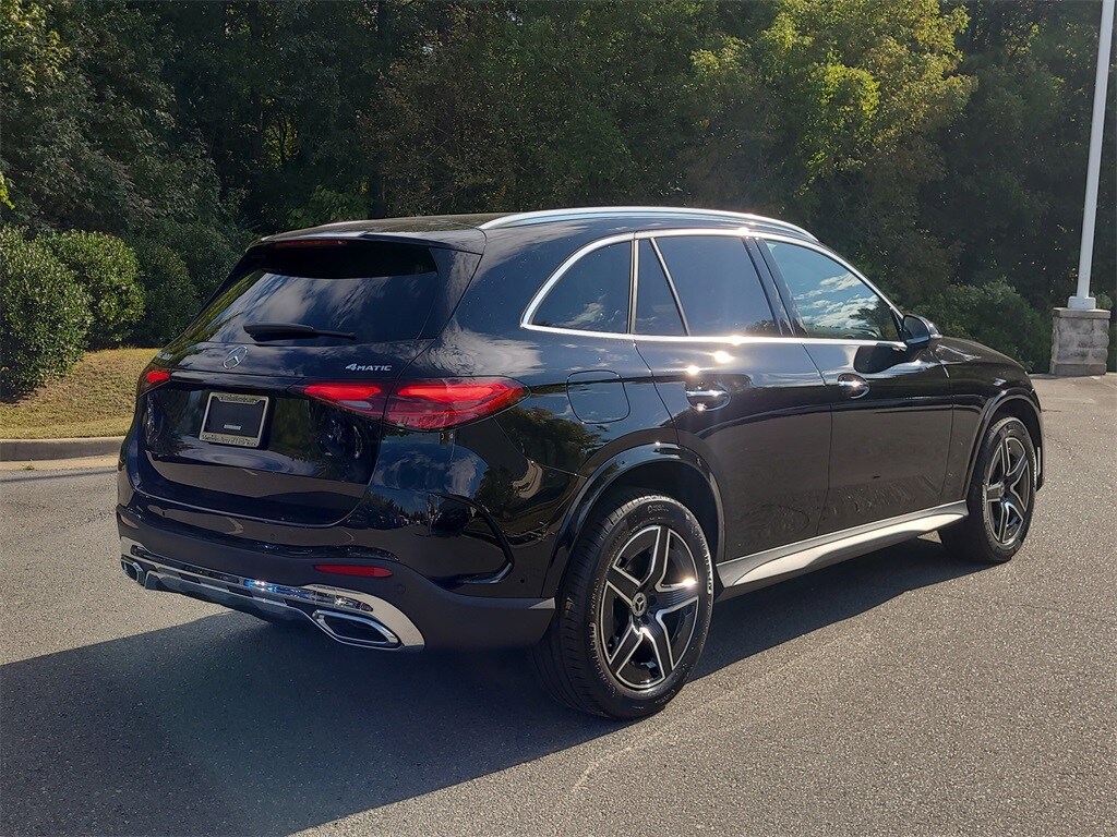 2026 Mercedes Benz GLC 300 4MATIC photo 3