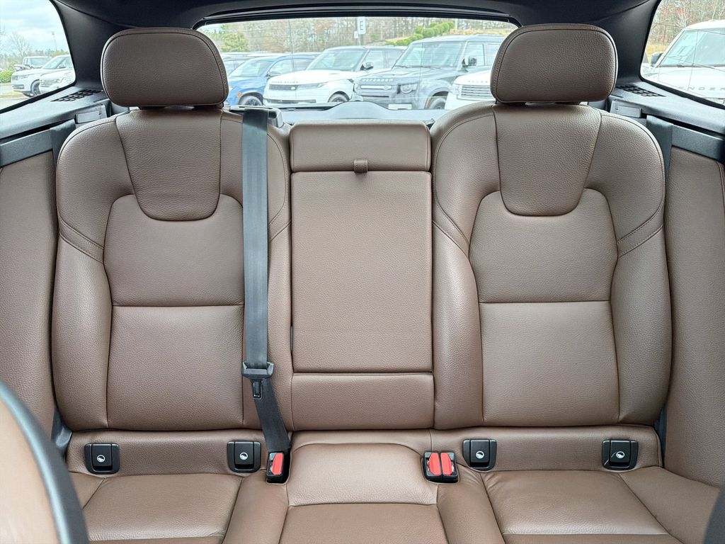 2023 Volvo XC60 Plus - Photo 30