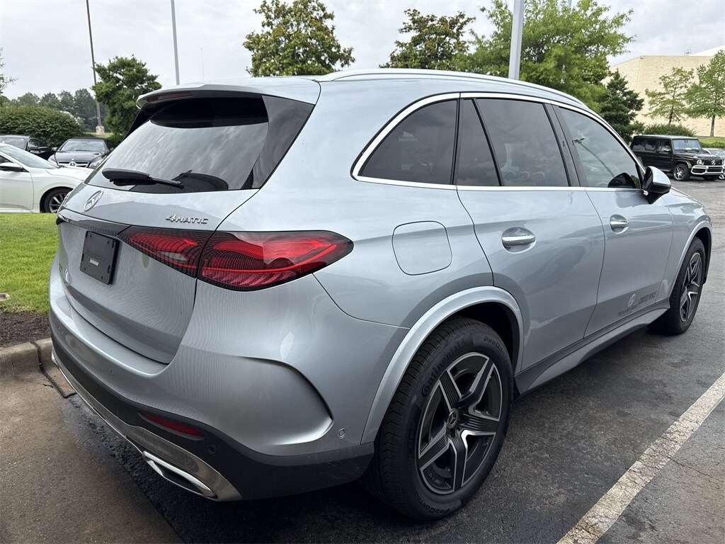 2025 Mercedes Benz GLC 350e photo 4