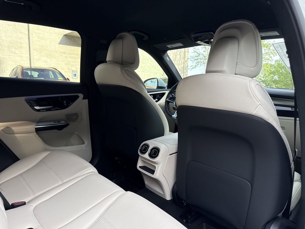 2025 Mercedes-Benz GLC Base - Photo 18