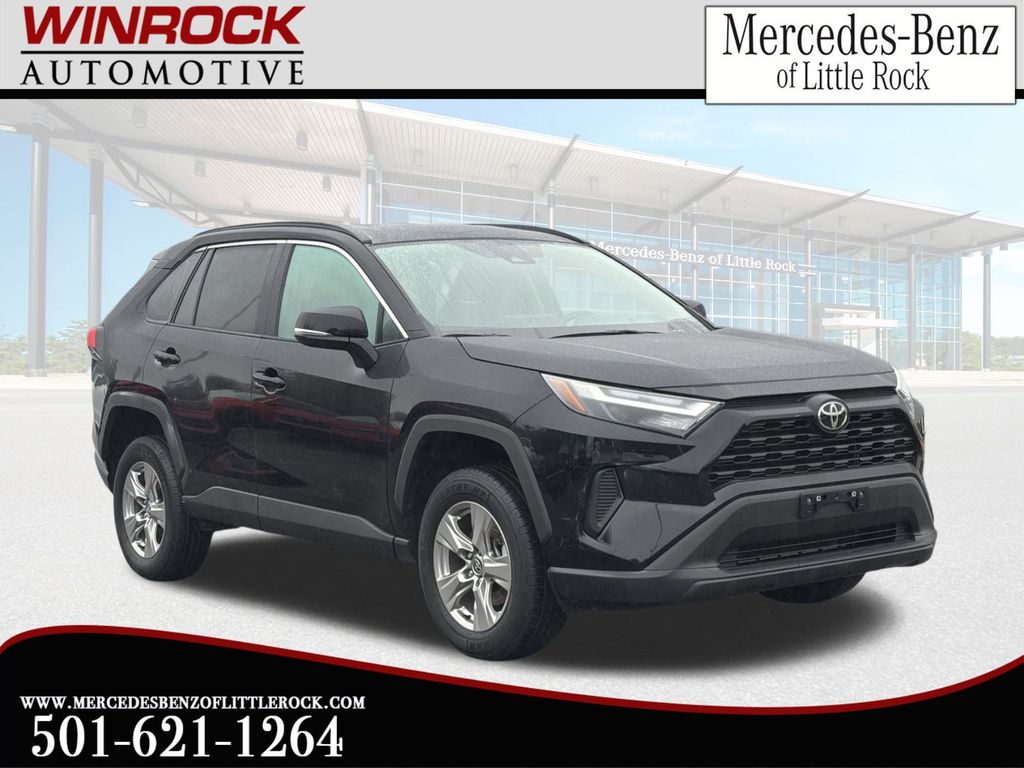 2023 Toyota RAV4 XLE