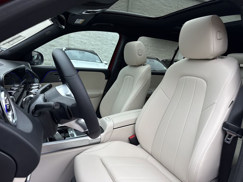 2025 Mercedes-Benz GLB Base - Photo 12