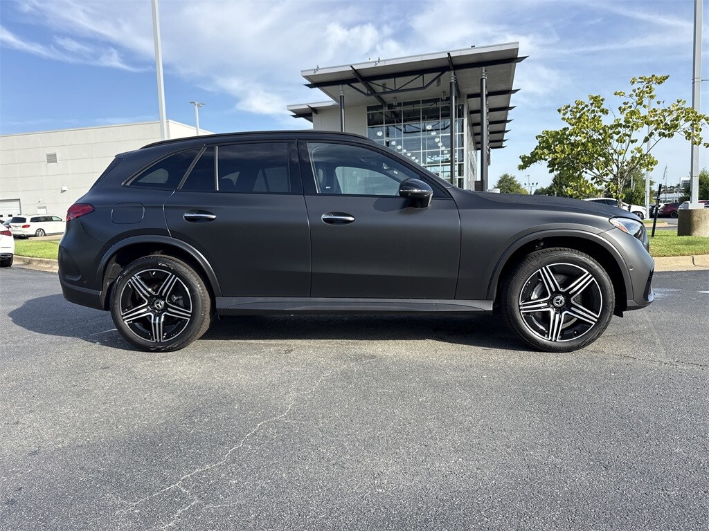 2026 Mercedes Benz GLC 300 photo 2