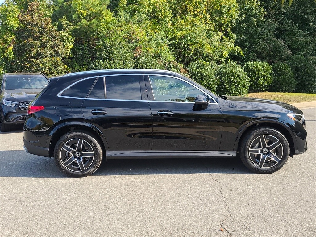 2026 Mercedes Benz GLC 300 4MATIC photo 2