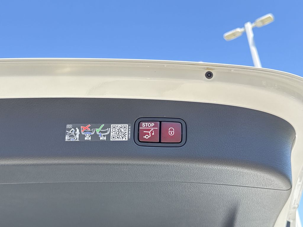 2025 Mercedes-Benz GLC Base - Photo 16