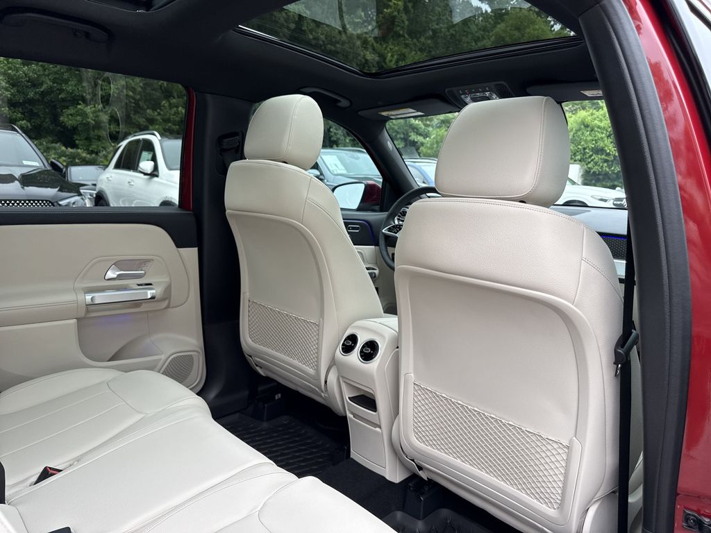 2025 Mercedes-Benz GLB Base - Photo 18