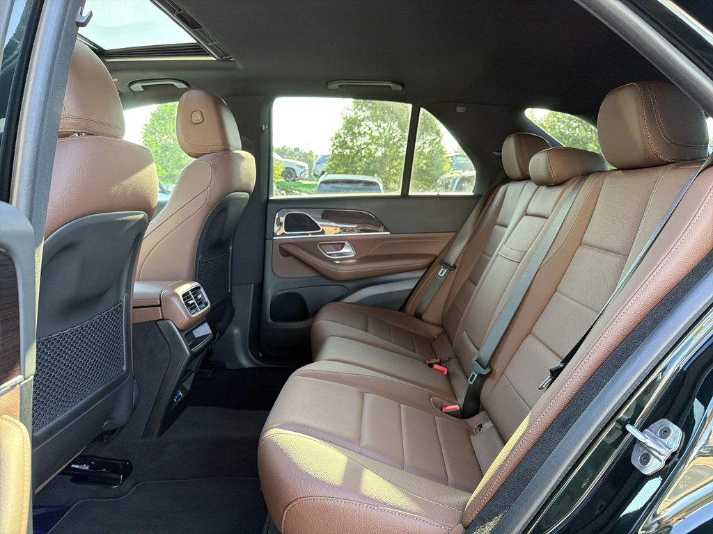 2025 Mercedes-Benz GLE GLE450 - Photo 13